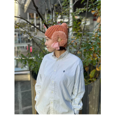 【サイドのプードルが印象的🐩ニット帽】