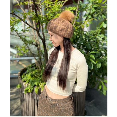 【チェック柄が秋っぽい🍁ポンポン付きベレー】