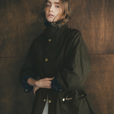 Mila Owen/Barbour別注ジャケット発売