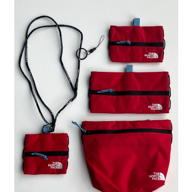 ザ・ノースフェイスの小型収納ポーチ🎈