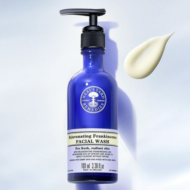 しっとり洗い上げる、美容液レベルの洗顔