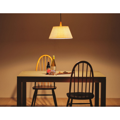 優しい光を生みだすシェード