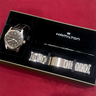 【HAMILTON】カーキ フィールド MURPH 42mmベルトセットが登場！