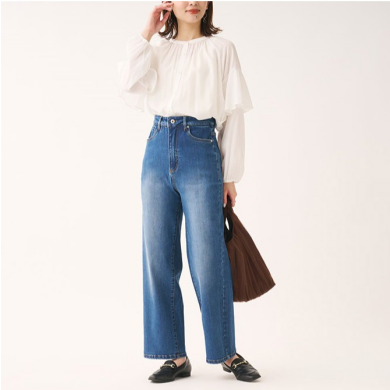 👗お腹まわりスッキリ！内側サポートゴムで“細見え”を叶えるストレートデニム👗