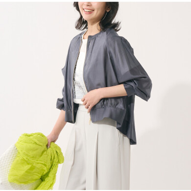👗どこから見ても美しい、たっぷりギャザーが魅力のシアーブルゾン👗