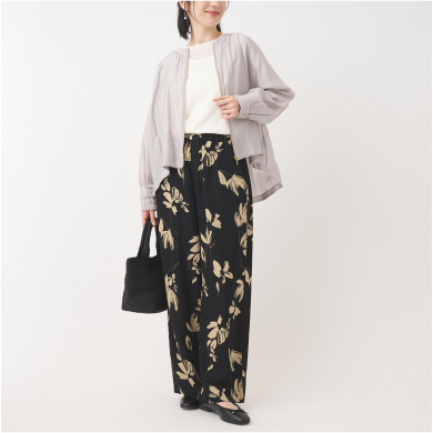 👗【接触冷感】ブラウス感覚でさらりと。バックギャザーシアーブルゾン👗