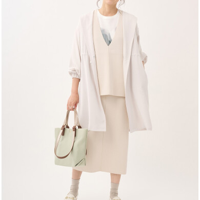 👗カーディガン感覚で季節の変わり目に重宝する、ガウンライクなハーフコート👗