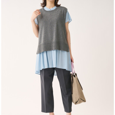 👗夏から秋まで着まわせる！レイヤードで楽しむニットベストが登場👗