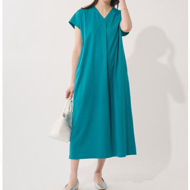 👗楽ちんキレイ見え！【すごナノ撥水】Vネックカットソーワンピー👗