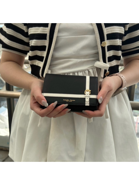 【大人気✨】大人気シリーズの二つ折財布🎀