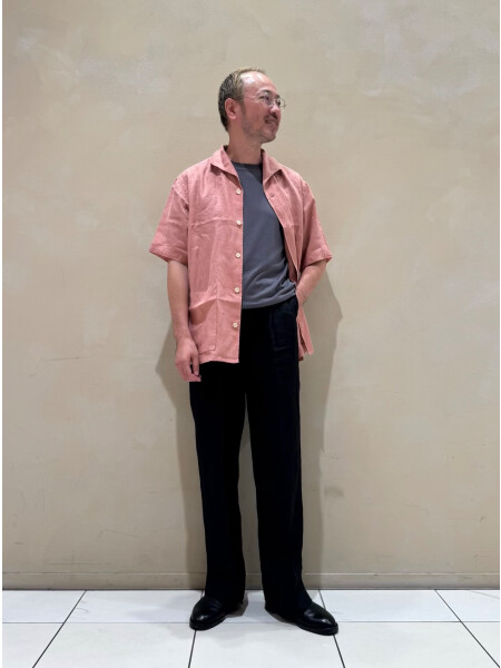 リネンシャツ　スタイル