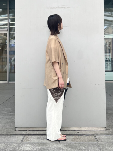 オンオフコーデにもシルク混シアージャケット