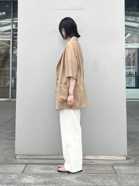 オンオフコーデにもシルク混シアージャケット