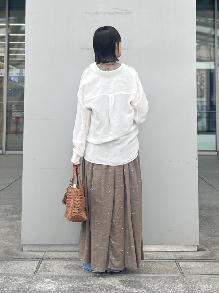 リネンシャツでおとな可愛く👚