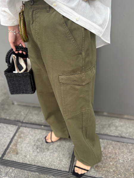 リネンシャツを使った春夏コーデ